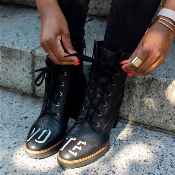 callie naturalizer boots